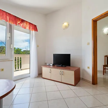 Beautiful In Near And Pula Apartment Banjole