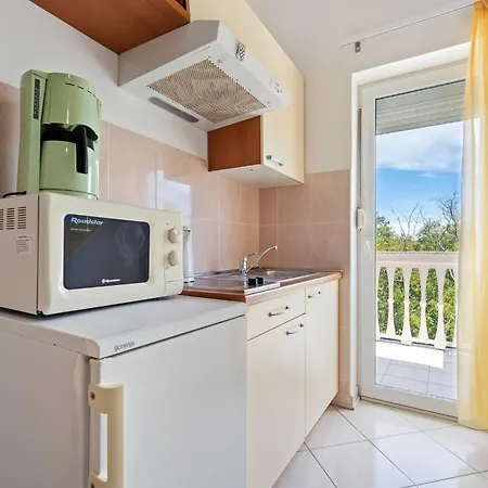 Beautiful In Near And Pula Apartment