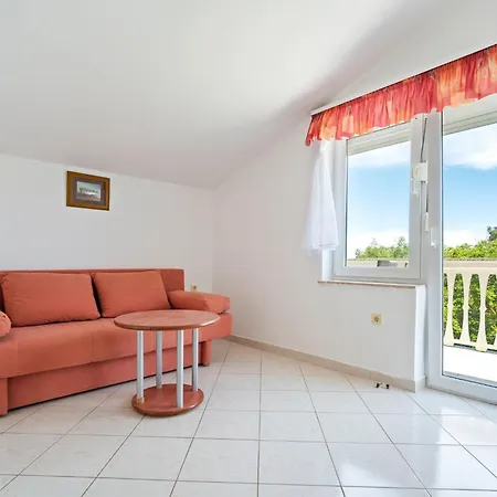 Beautiful In Near And Pula Apartment Banjole