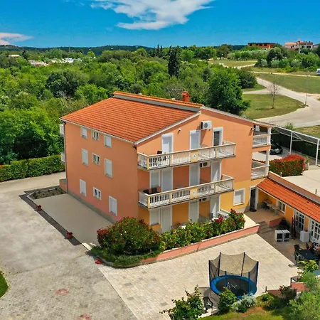 Apartment Beautiful In Near And Pula