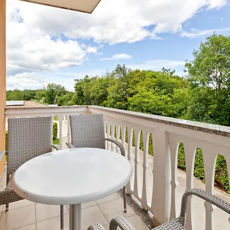 Apartment Beautiful In Near And Pula *