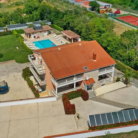 Apartment Beautiful In Near And Pula *
