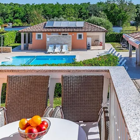 Apartment Beautiful In Near And Pula Banjole